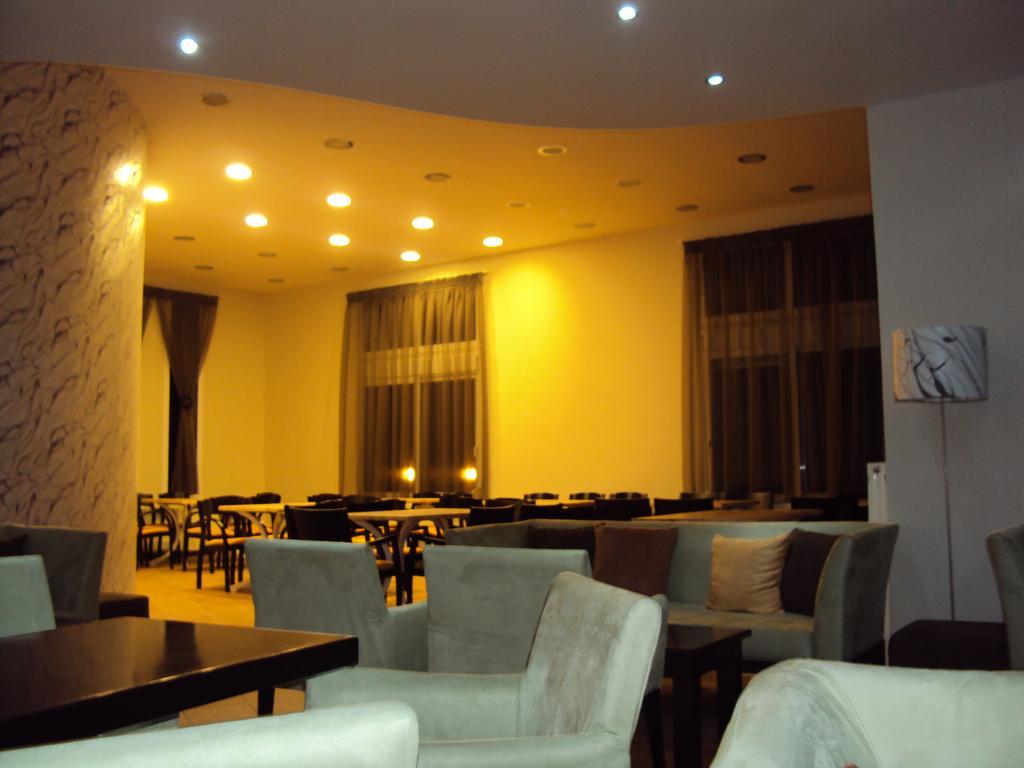 Aitheron Hotel Air Park Zervi Ngoại thất bức ảnh