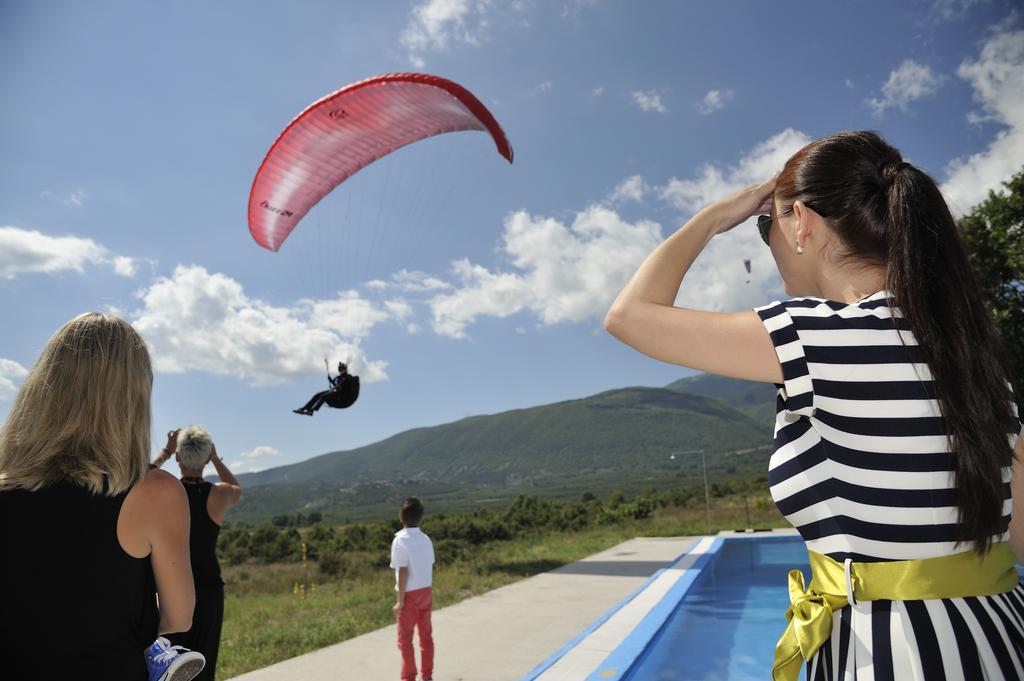 Aitheron Hotel Air Park Zervi Ngoại thất bức ảnh