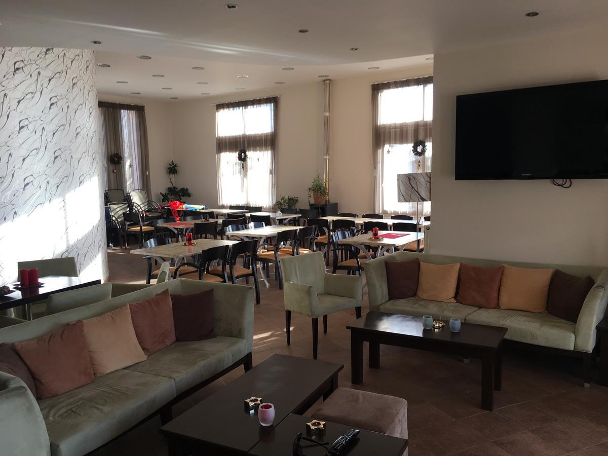 Aitheron Hotel Air Park Zervi Ngoại thất bức ảnh